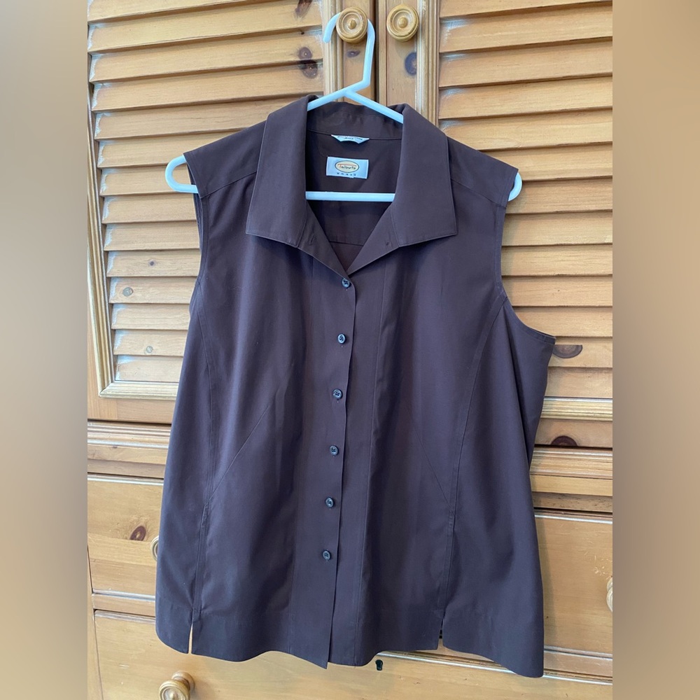Talbots Brown cotton blend, Sleeveless button up blouse, wrinkle resistant, 16